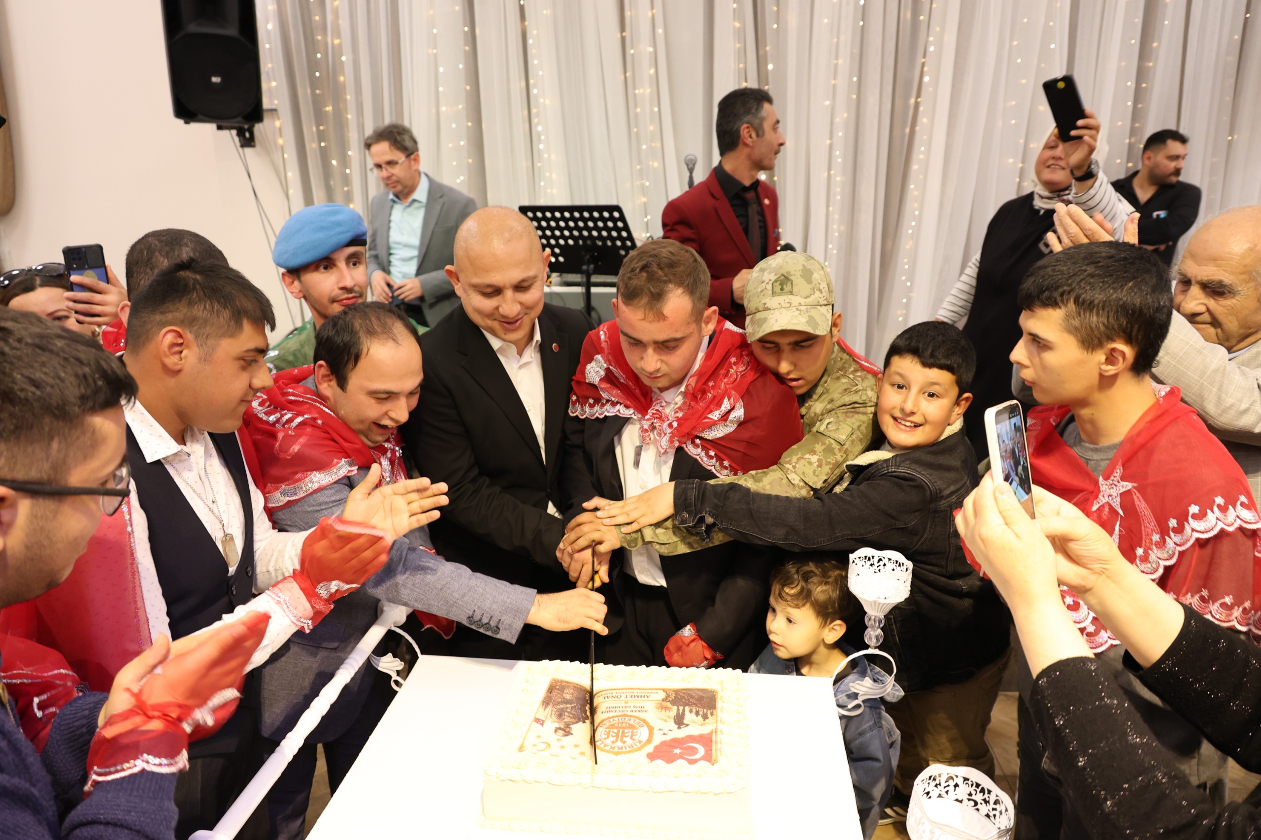 KIRIKKALE BELEDİYESİ’NDEN ÖZEL BİREYLERE UNUTULMAZ ASKER GECESİ