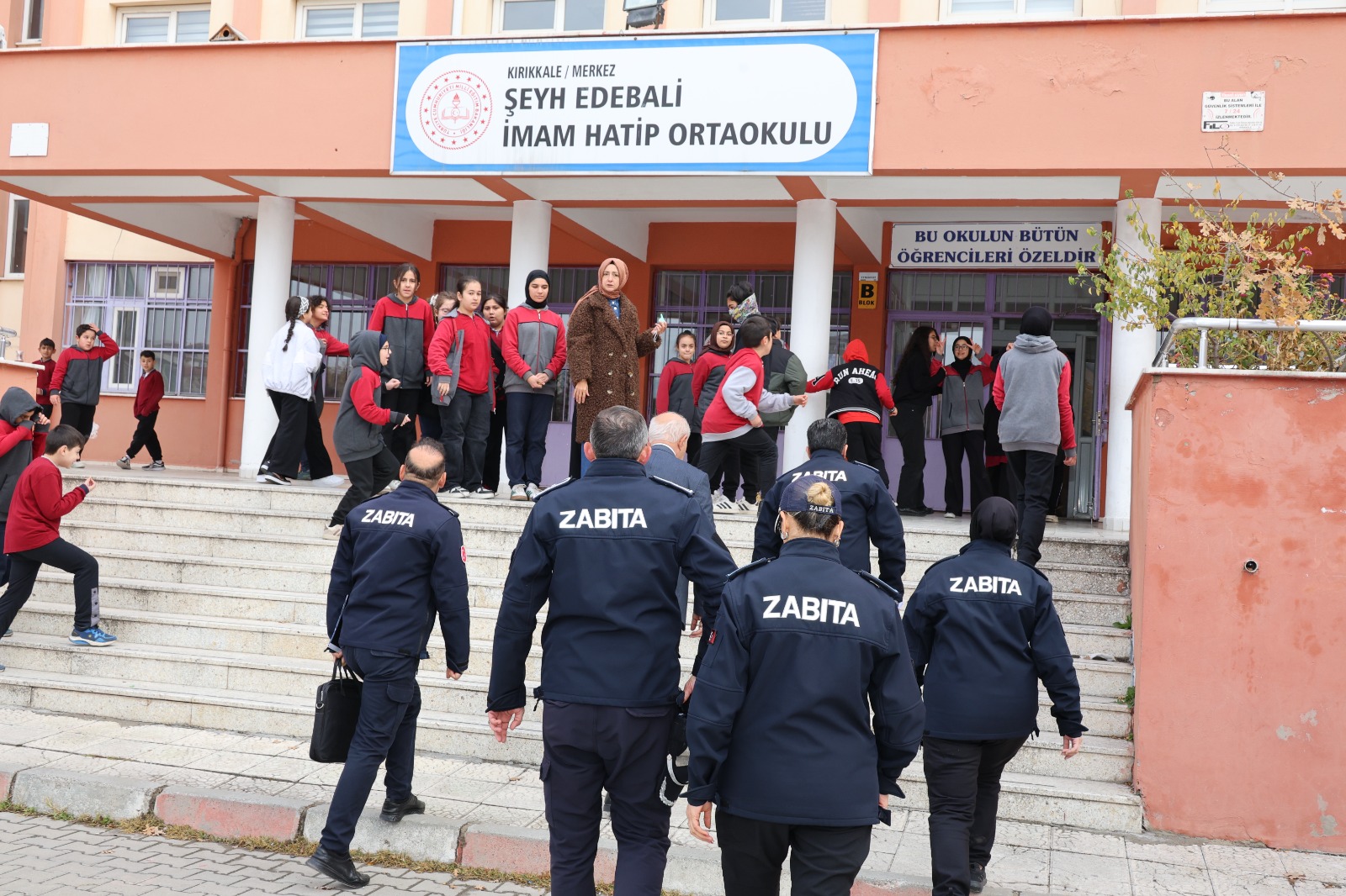 KIRIKKALE’DE ZABITA EKİPLERİ OKUL KANTİNLERİNİ DENETLEDİ