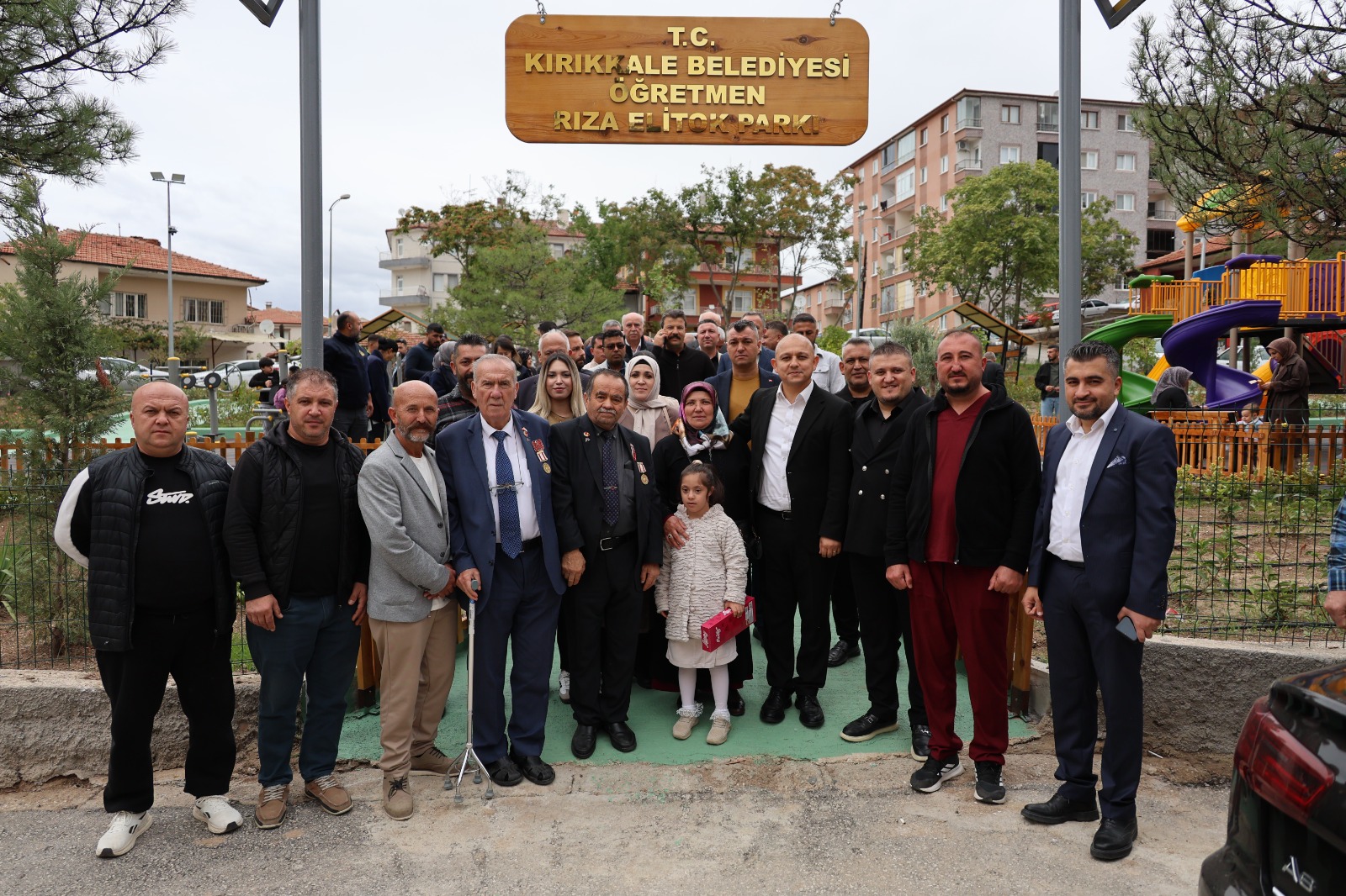 ÖĞRETMEN RIZA ELİTOK PARKI TÖRENLE HİZMETE AÇILDI
