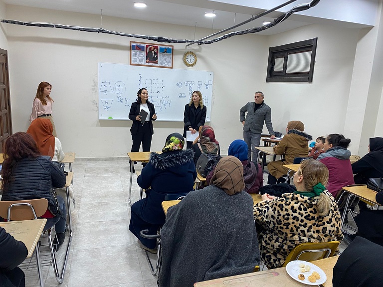 KIRIKKALE BELEDİYESİ LGS KURS MERKEZİNDE VELİLERE BİLGİLENDİRME TOPLANTISI GERÇEKLEŞTİRİLDİ.