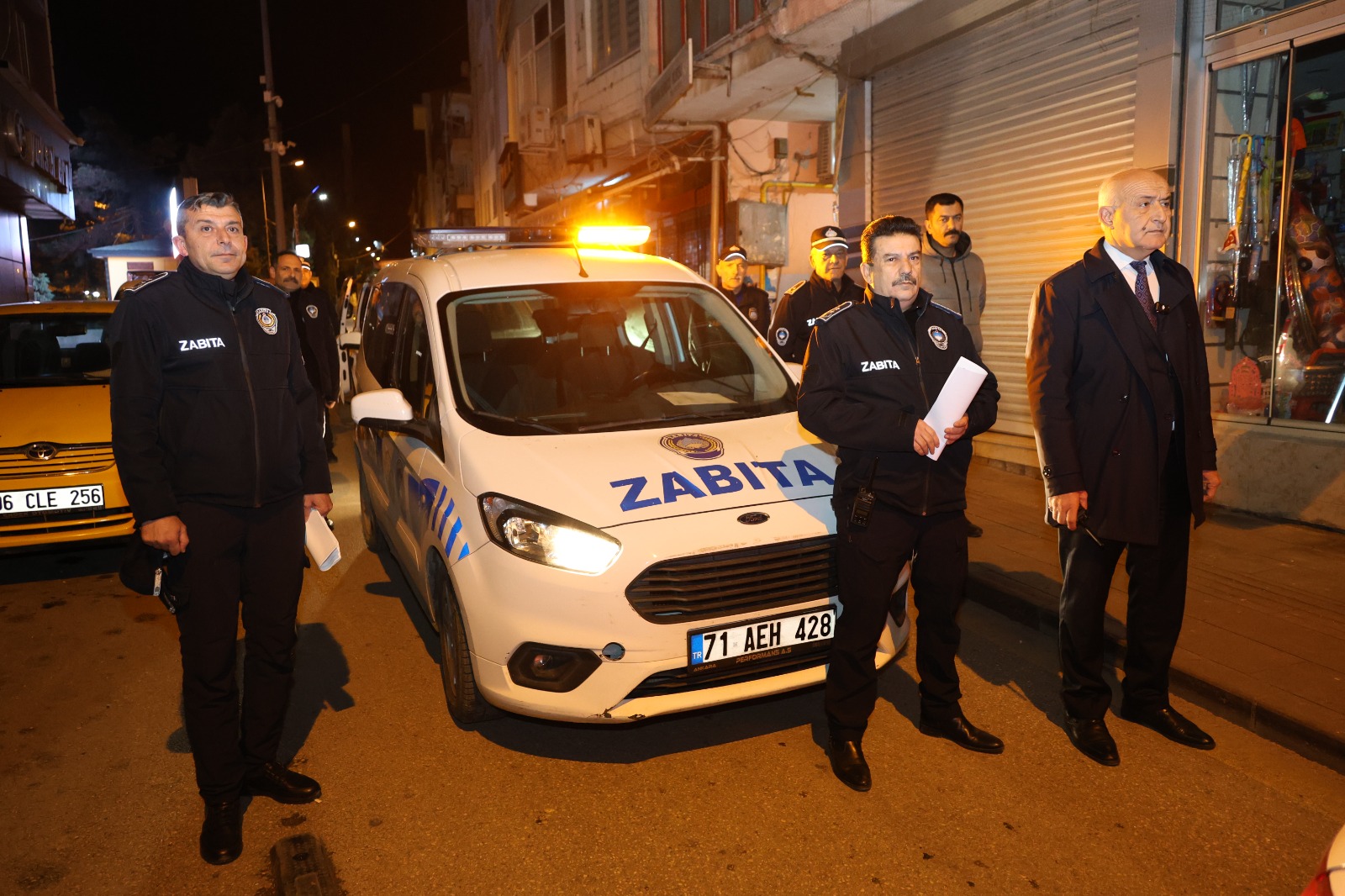 KIRIKKALE’DE ZABITADAN SABAH DENETİMİ: FIRINLARDA HİJYEN VE GRAMAJ KONTROLÜ