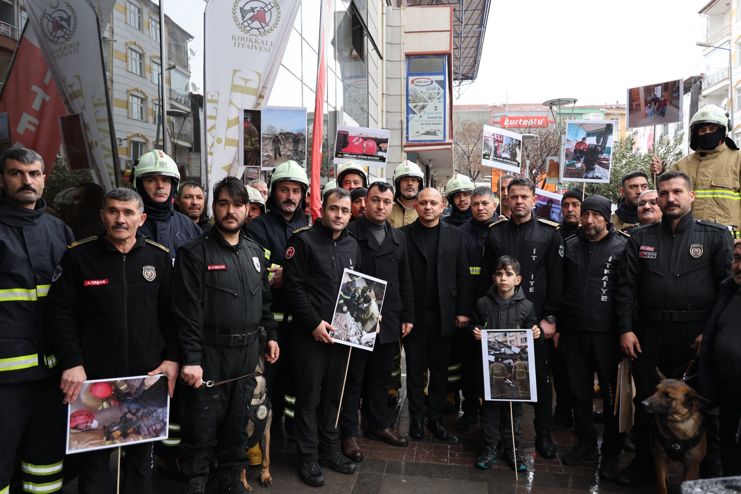 KIRIKKALE’DE 6 ŞUBAT DEPREMLERİ İÇİN SESSİZ YÜRÜYÜŞ DÜZENLENDİ