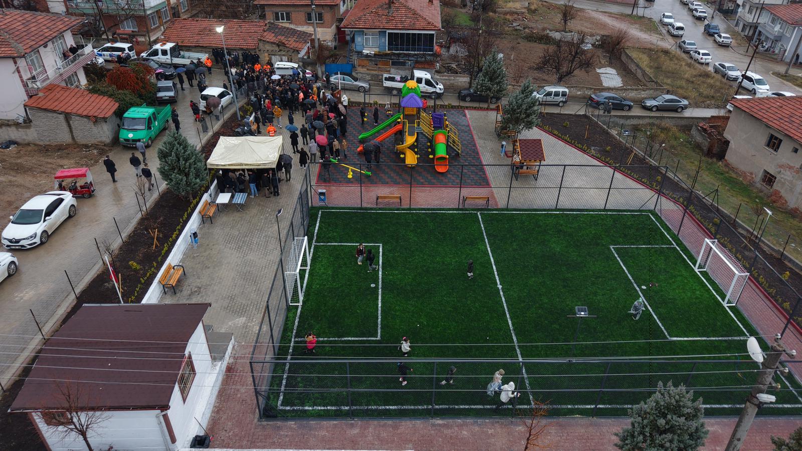 ŞEHİT POLİS EMRAH PEKDOĞAN PARKI SAĞANAK YAĞIŞA RAĞMEN HİZMETE AÇILDI