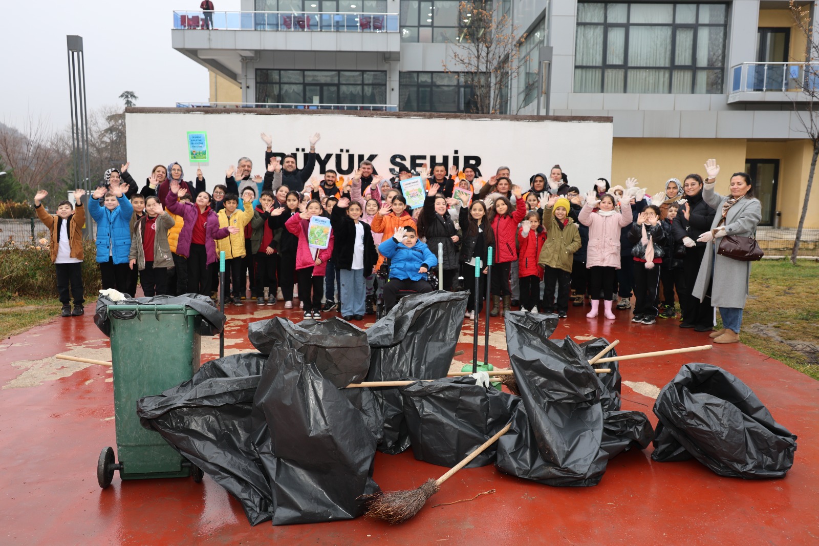 KIRIKKALE’DE ÖĞRENCİLERDEN ÇEVREYE ÖRNEK MESAJ