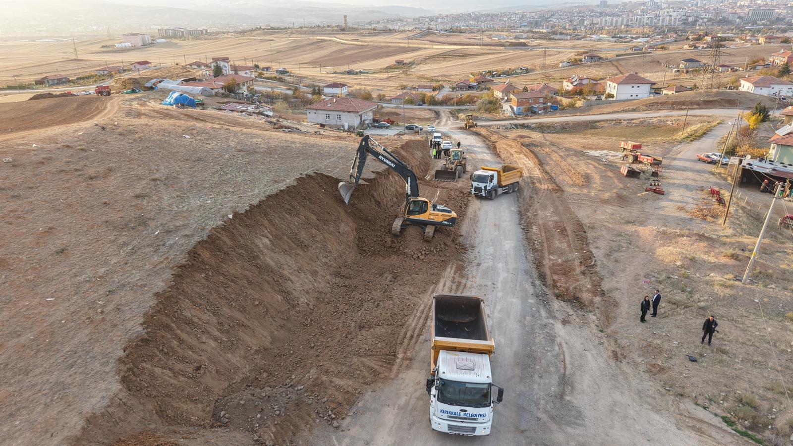 KARŞIYAKA MAHALLESİ’NDEKİ HAFRİYAT YOLUNDA ÇALIŞMALAR BAŞLADI