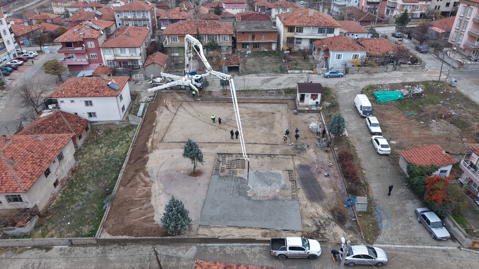 KARŞIYAKA MAHALLESİ’NE YENİ PARK ÇALIŞMASI