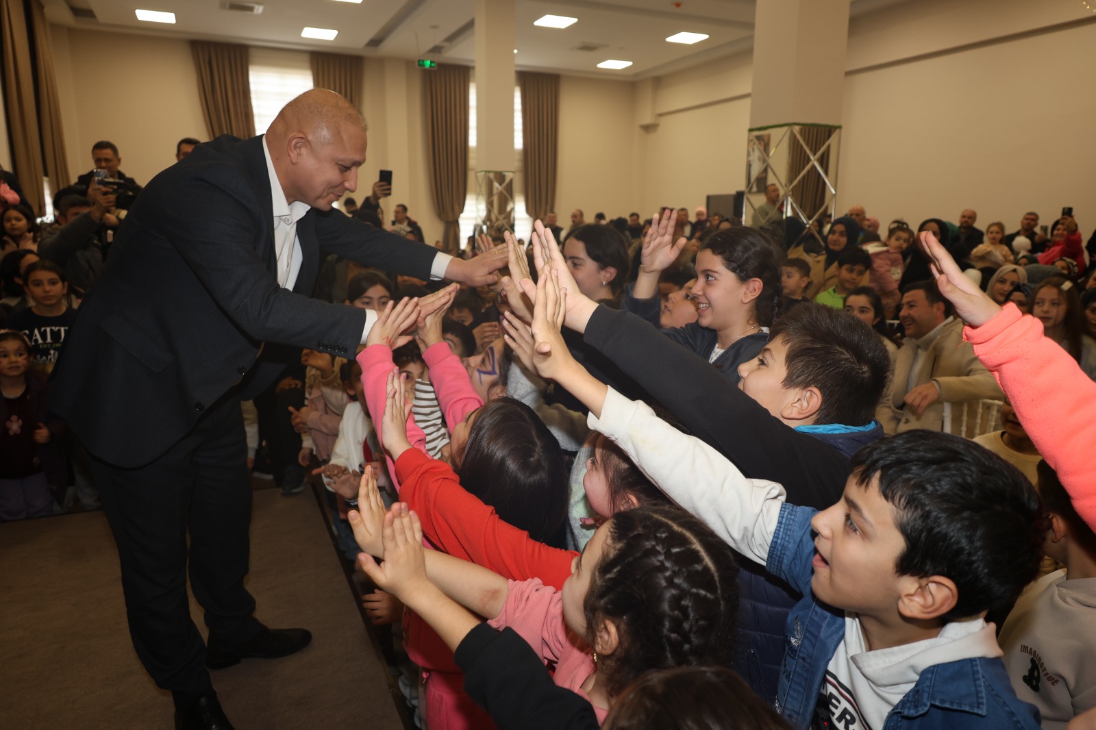 KIRIKKALE BELEDİYESİ İLE ÇOCUKLAR ŞENLİKTE BİR ARAYA GELDİ